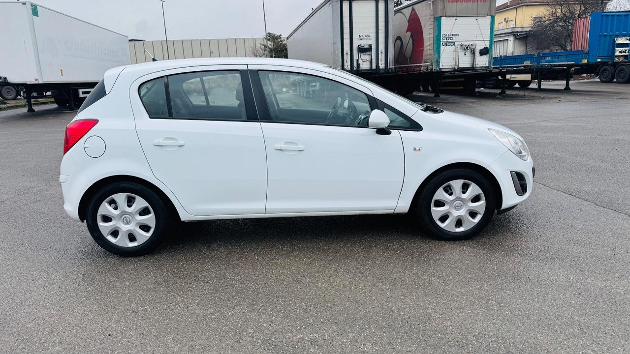 Opel Corsa 1.2 5 porte Sport