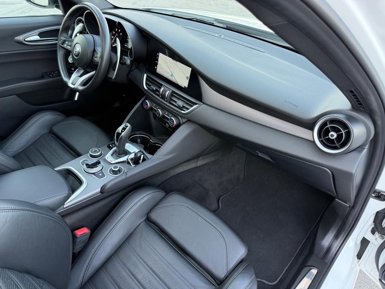 Alfa Romeo Giulia 2.0 Turbo 280 CV AT8 AWD Q4 Veloce