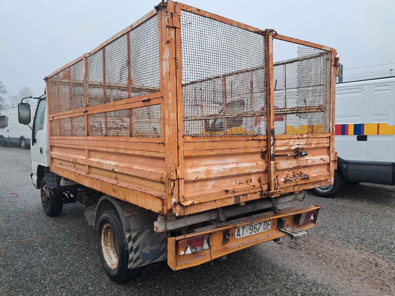 ISUZU RIBALTABILE TRILATERALE