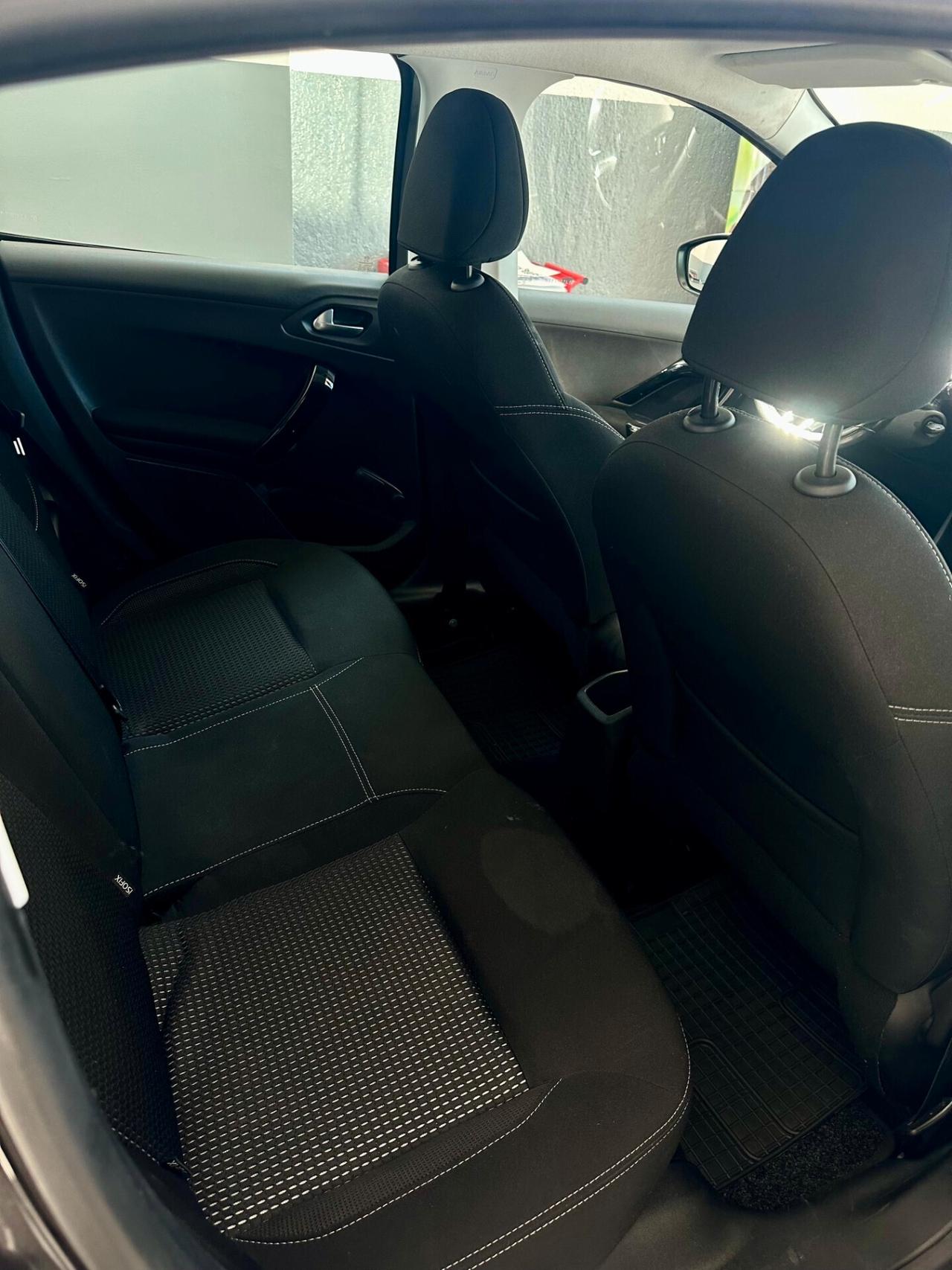 Peugeot 208 BlueHDi 75 5 porte Allure