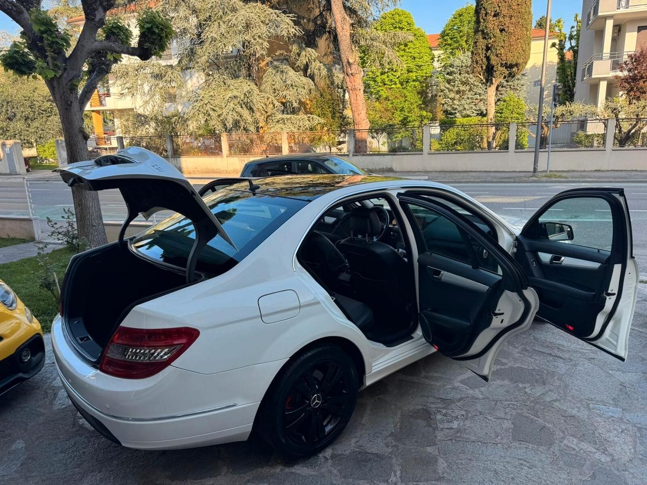 MB C 220 CDI BlueEFFICIENCY AVANTGARD