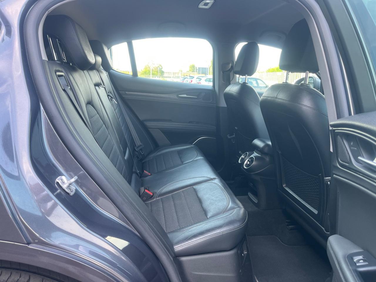Alfa Romeo Stelvio 2.2 Turbodiesel 180 CV AT8 RWD Super