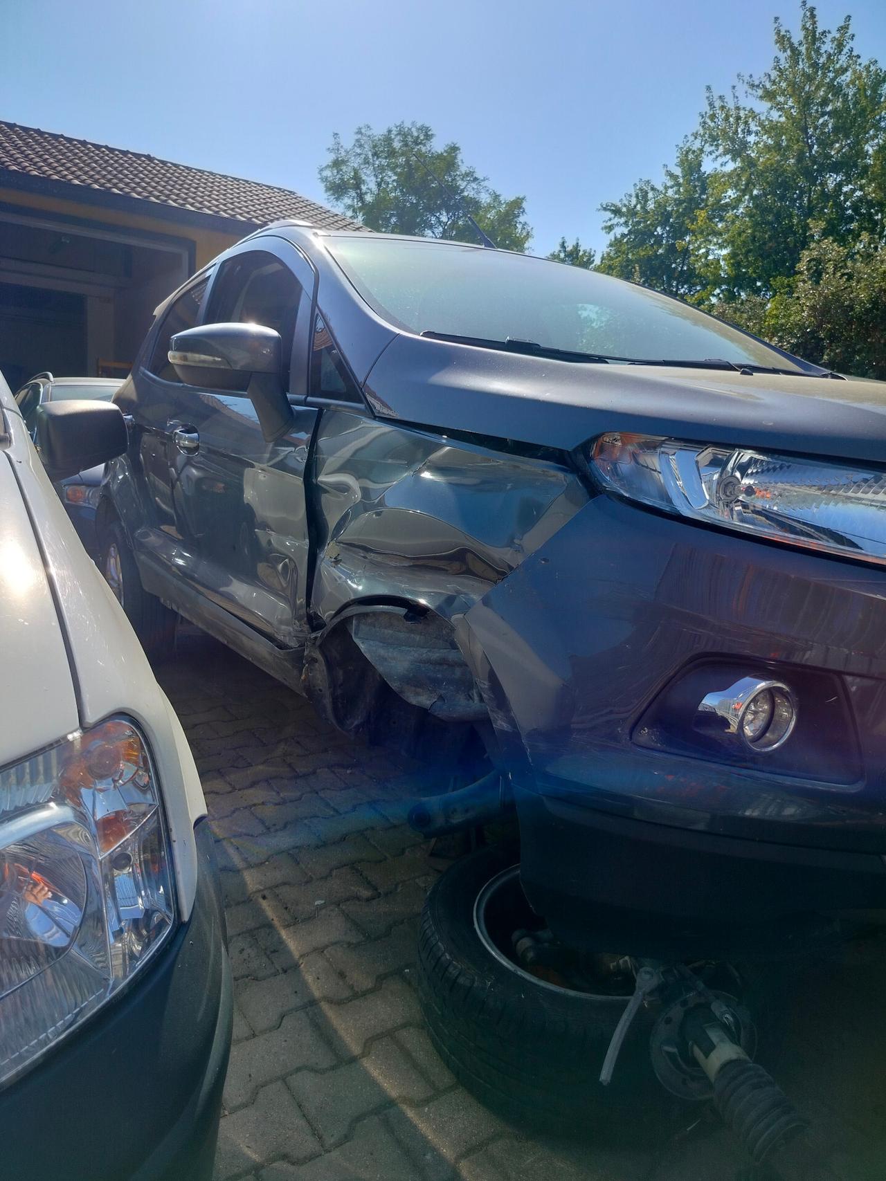 Ford EcoSport 1.5 TDCi 95 CV SINISTRATA