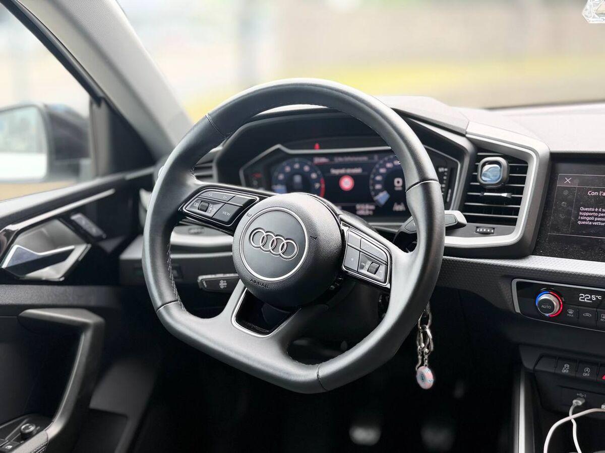 Audi A1 30 1.0 tfsi S line edition 116cv