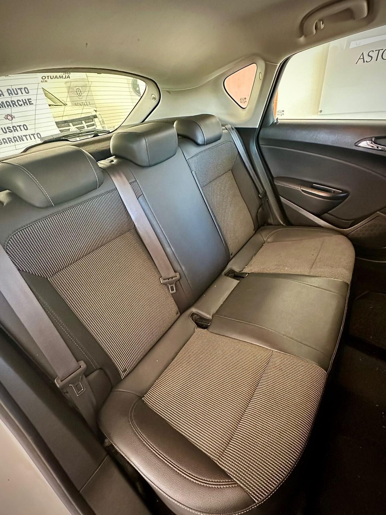 Opel Astra 1.4 Turbo 140CV METANO