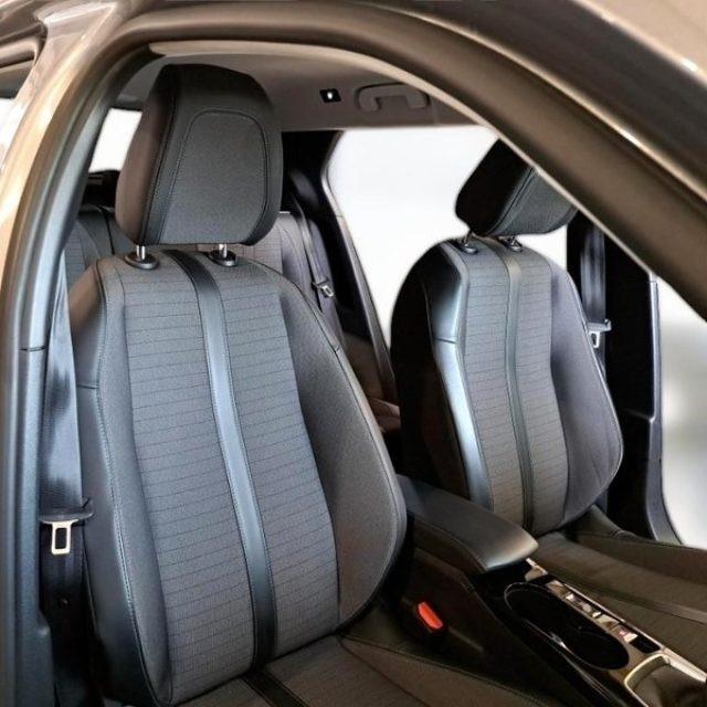 PEUGEOT 2008 BlueHDi 110 S&S Allure