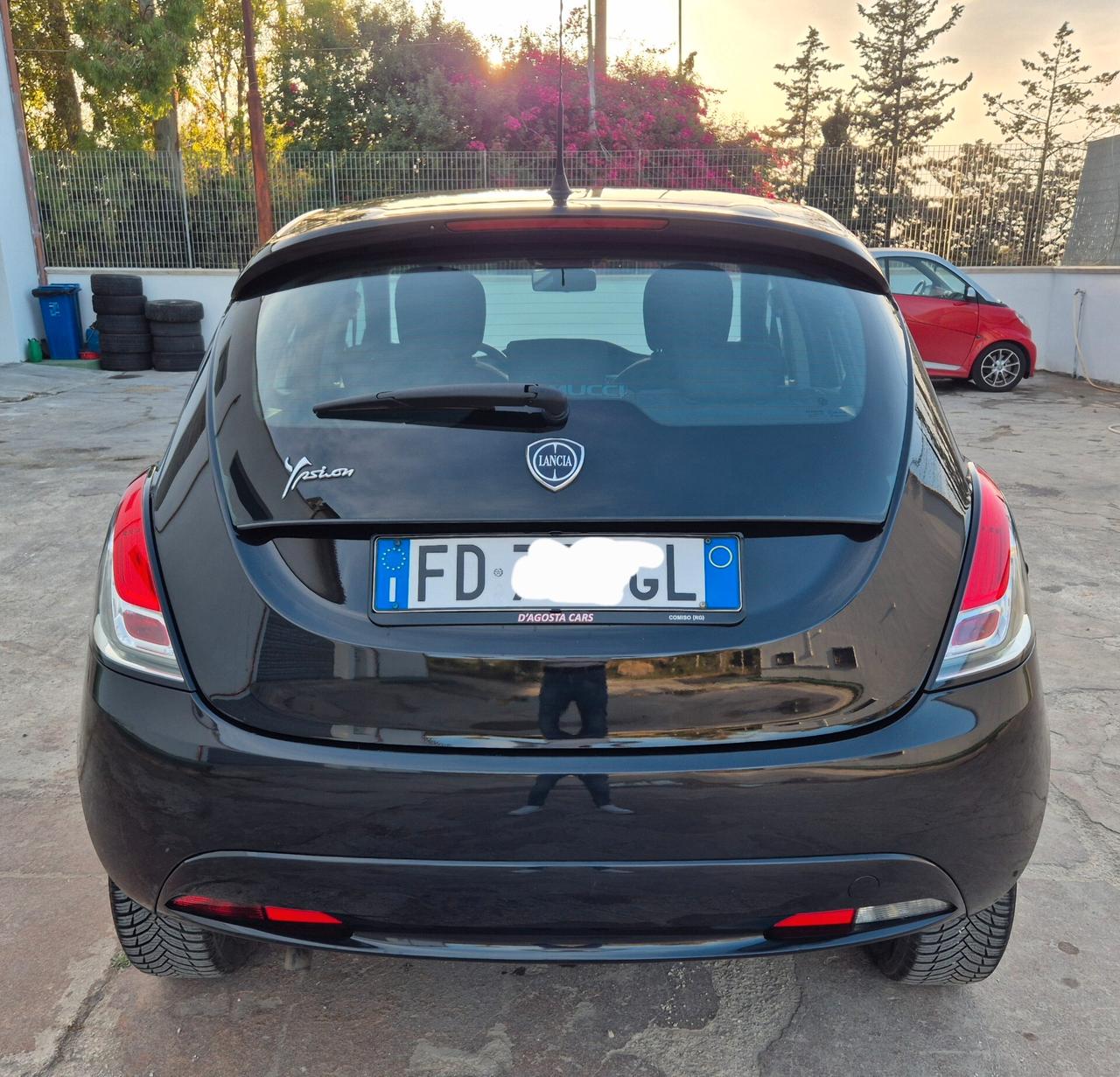 Lancia Ypsilon 1.2 69 CV 5 porte Silver