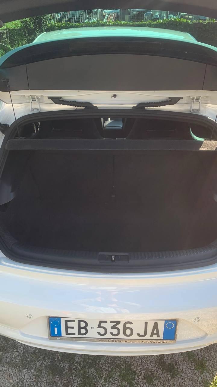 Volkswagen Scirocco 1.4 TSI 160CV - UNIPRO.