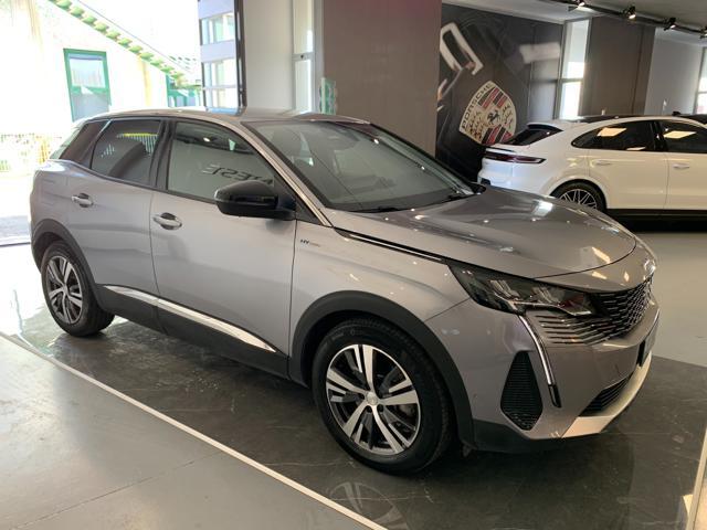 PEUGEOT 3008 Hybrid 225 e-EAT8 Allure Pack
