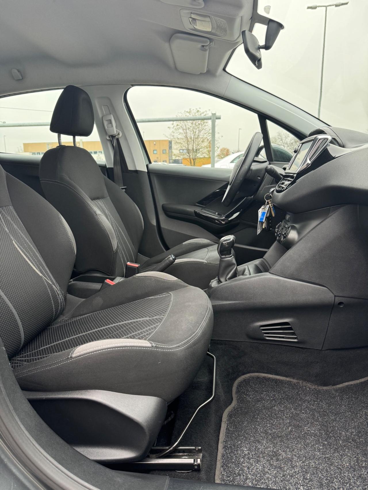 Peugeot 208 1.2 VTi 82 CV 5 porte Allure