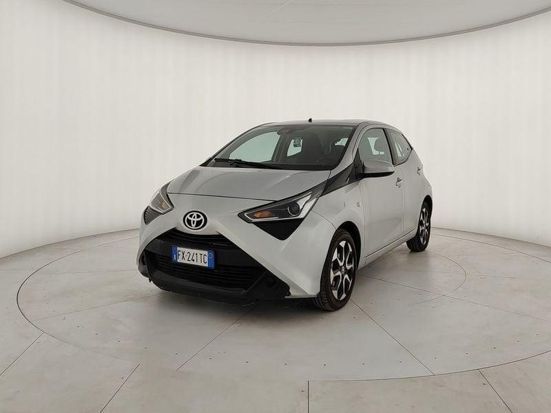 Toyota Aygo 1.0 VVT-i 72 CV 5 porte Connect X-Fun