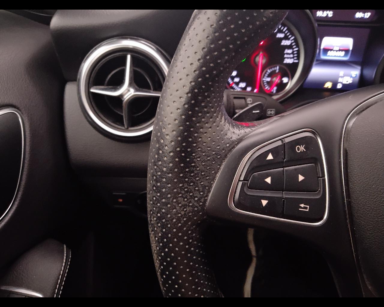 Mercedes-Benz GLA-X156 2017 - GLA 200 Sport auto