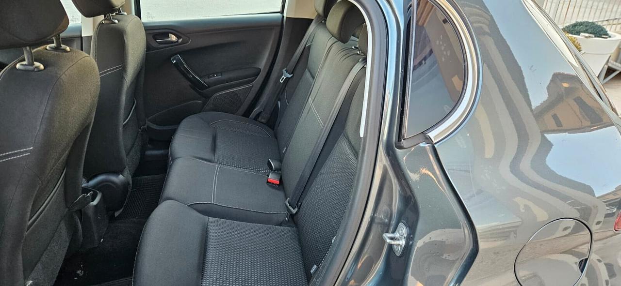 Peugeot 208 1.6 BlueHDi Allure