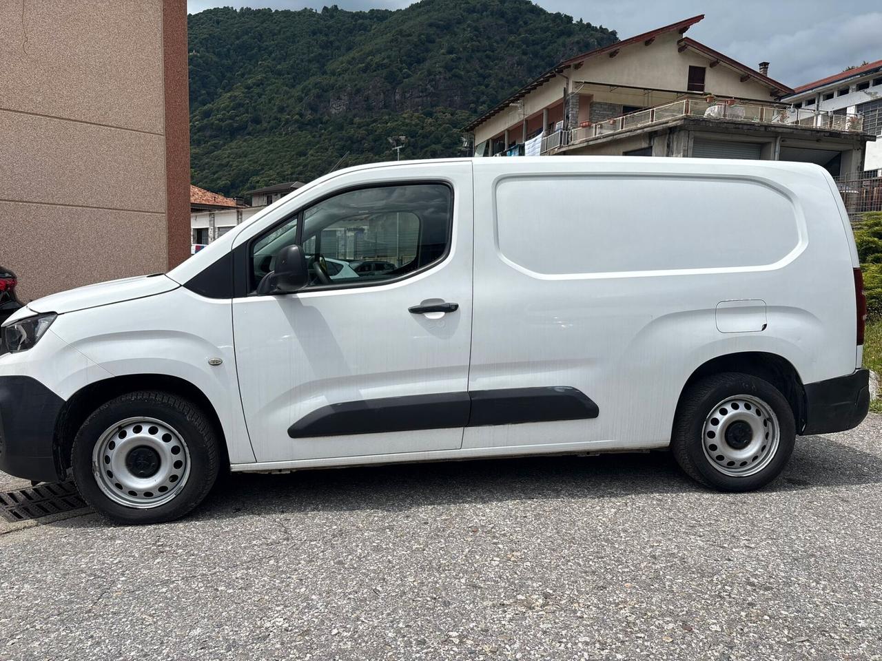 Peugeot Partner BlueHDi 100 PASSO LUNGO 3 POSTI