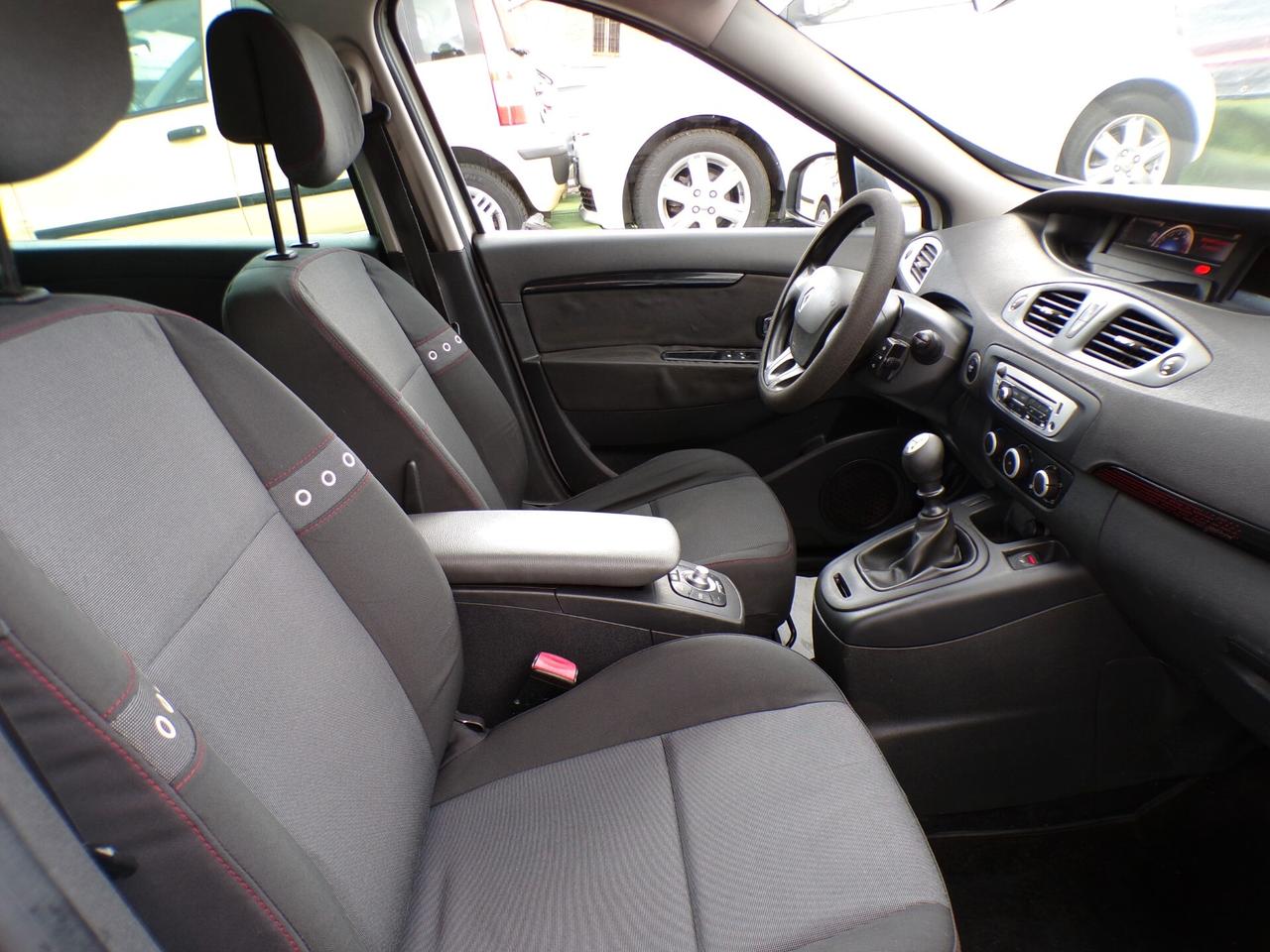 Renault Scenic XMod 1.5 dCi 110CV EDC Live