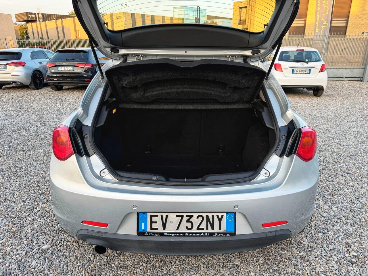 Alfa Romeo Giulietta 1.6 JTDm-2 105 CV SENSORI PDC CRUISE OK NEOPATENTATI