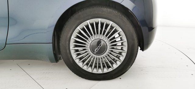 FIAT 500e Berlina 42 kWh La Prima
