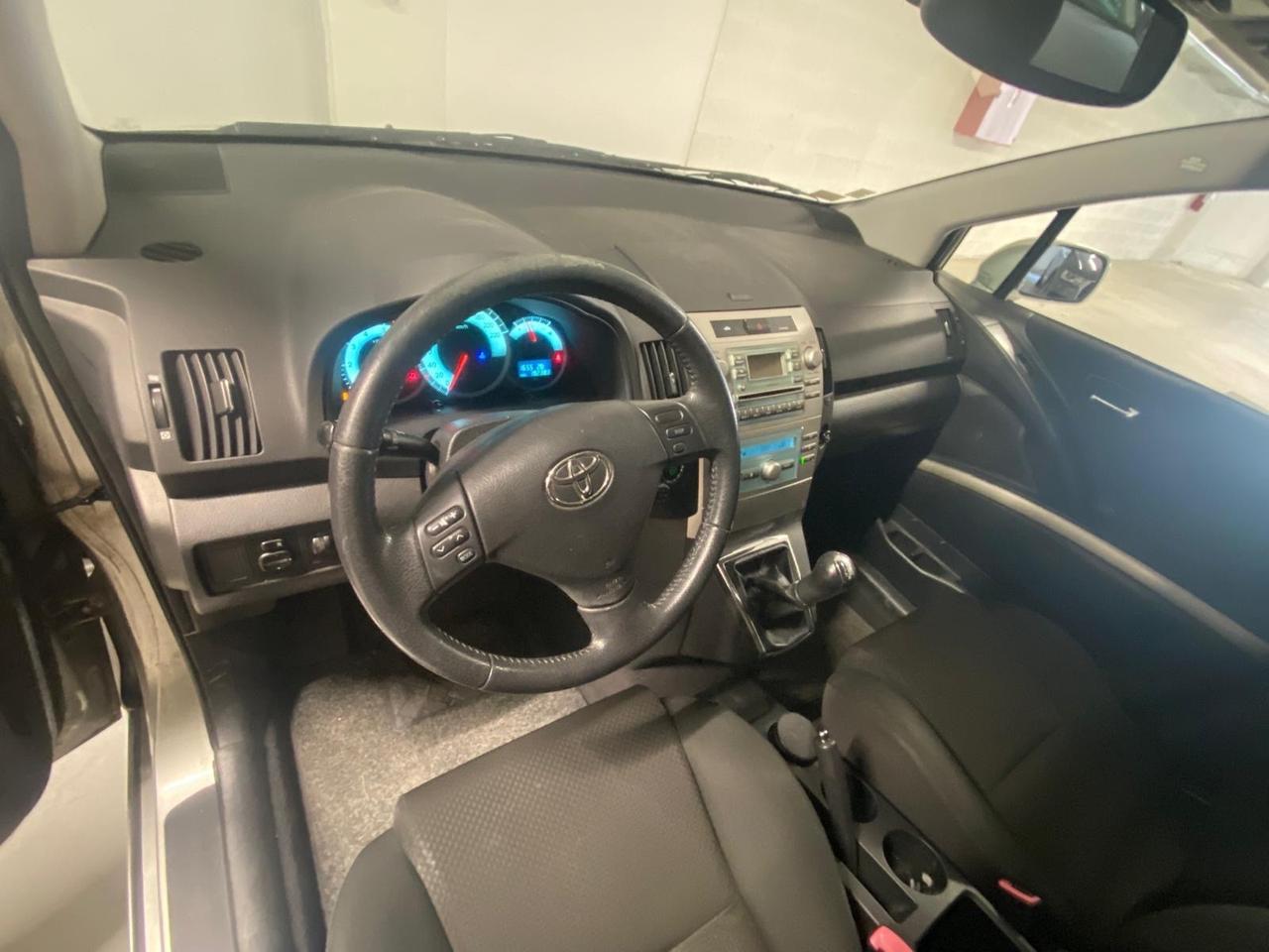 Toyota Corolla Verso 2.0 16V D-4D Sol