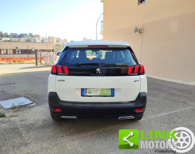 PEUGEOT 5008 BlueHDi 130 S&S Business