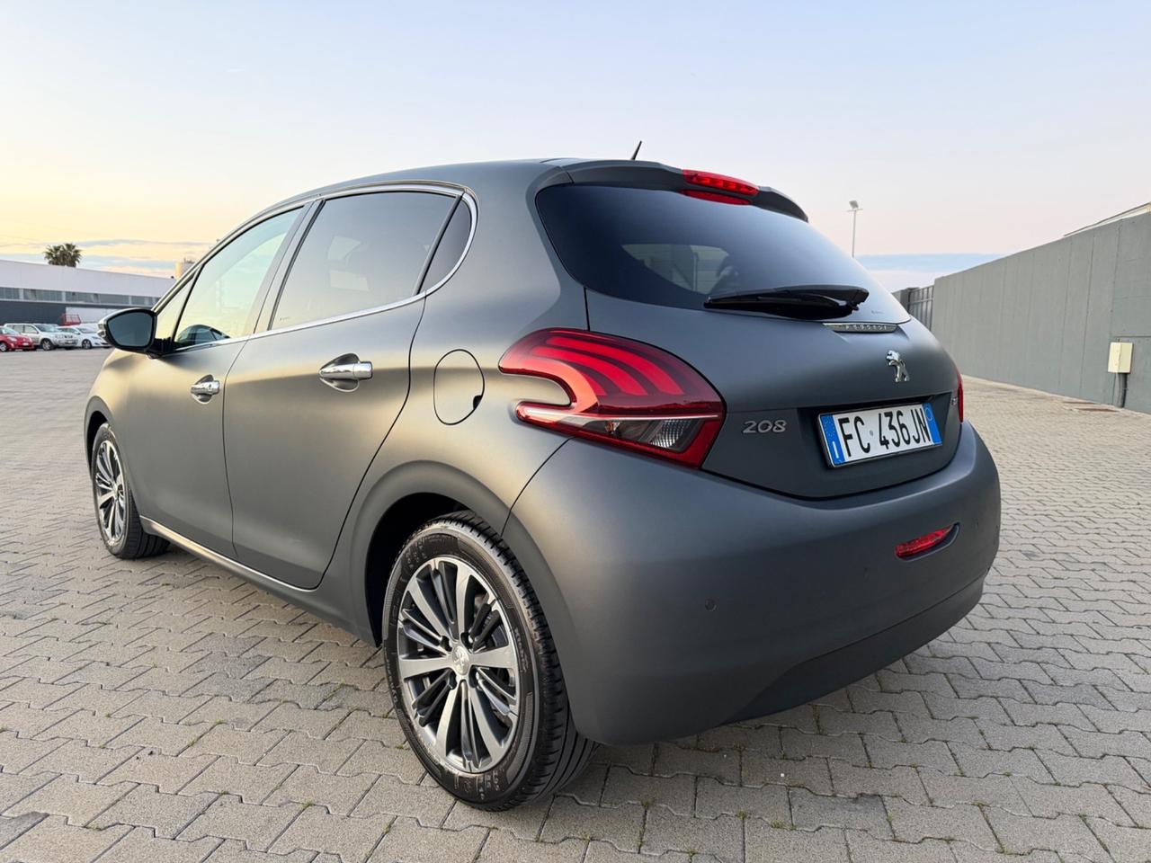 Peugeot 208 1.6 BlueHDi 100cv 5p. Allure GR. OPACO