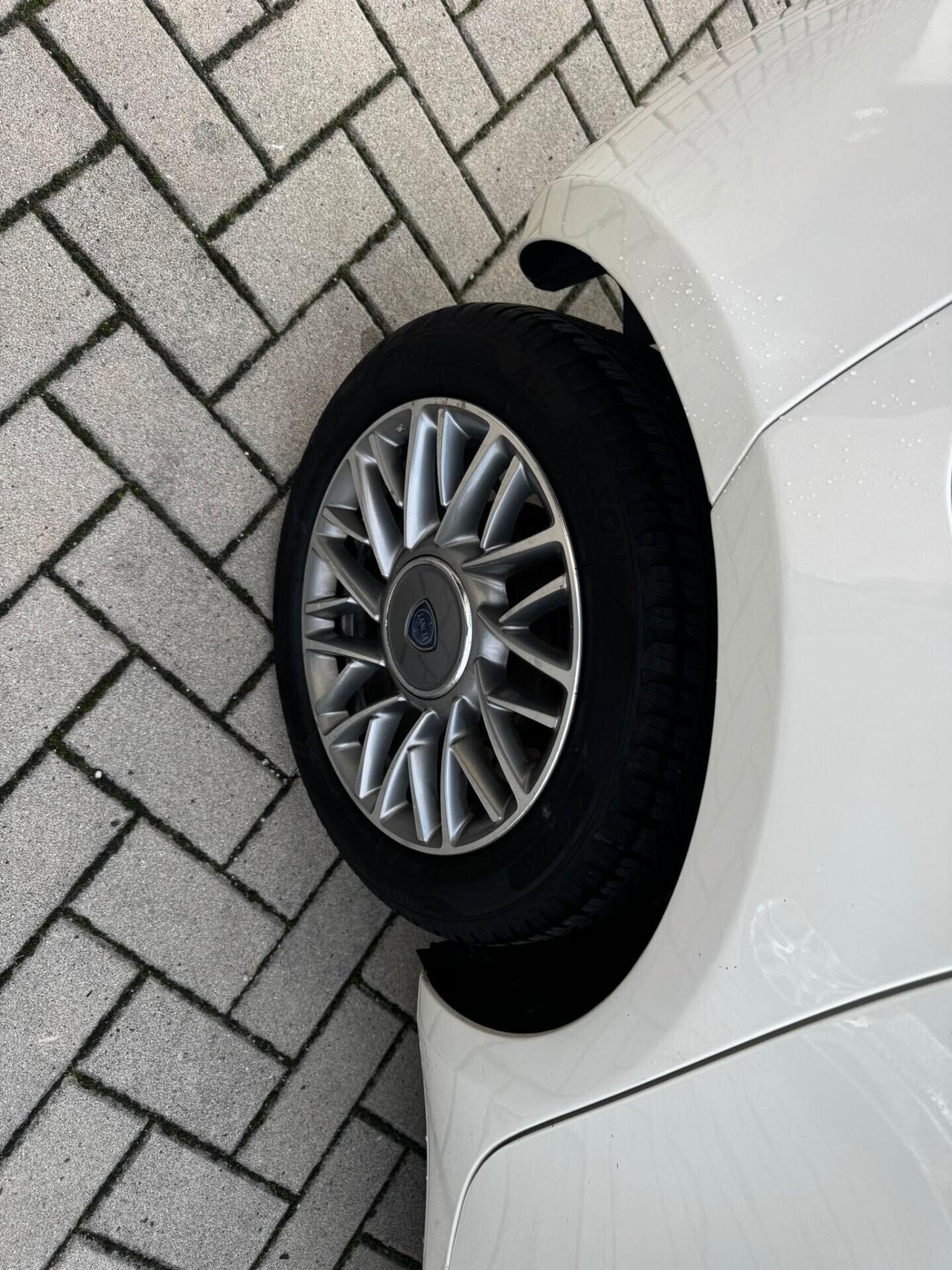 Lancia Ypsilon 1.2 69 CV 5 porte GPL Ecochic Gold