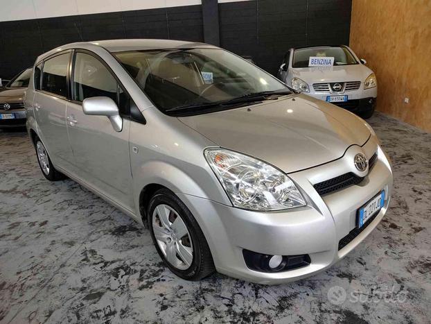 TOYOTA Corolla Verso 2.2 16V D-4D DPF Luna 7pti