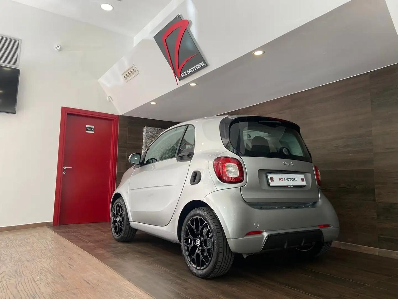 Smart ForTwo 70 1.0 twinamic Superpassion-LED-NAVIGATORE-RETROCAMERA-ITALIANA