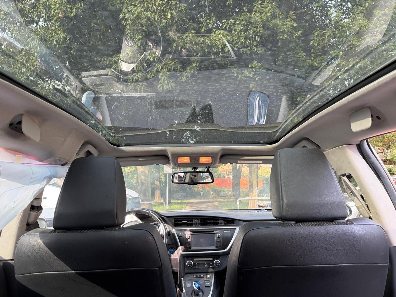 Toyota Auris Touring Sports 1.8 Hybrid Lounge