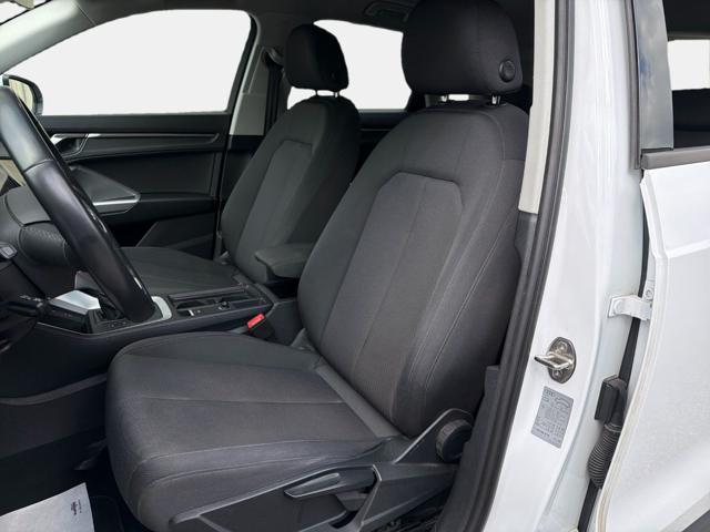 AUDI Q3 35 TDI S tronic Business