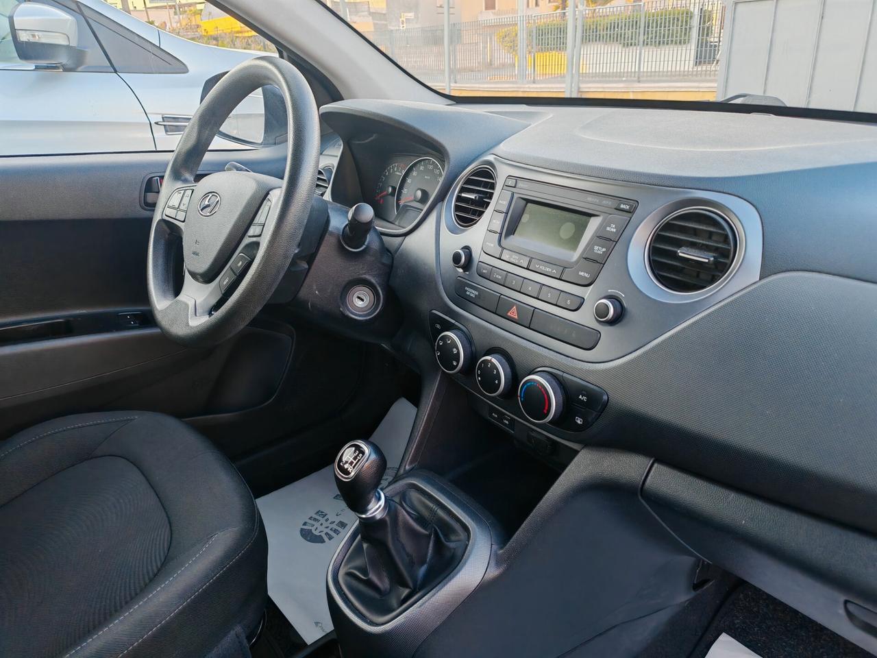 Hyundai i10 1.0 Benzina full optional 2019