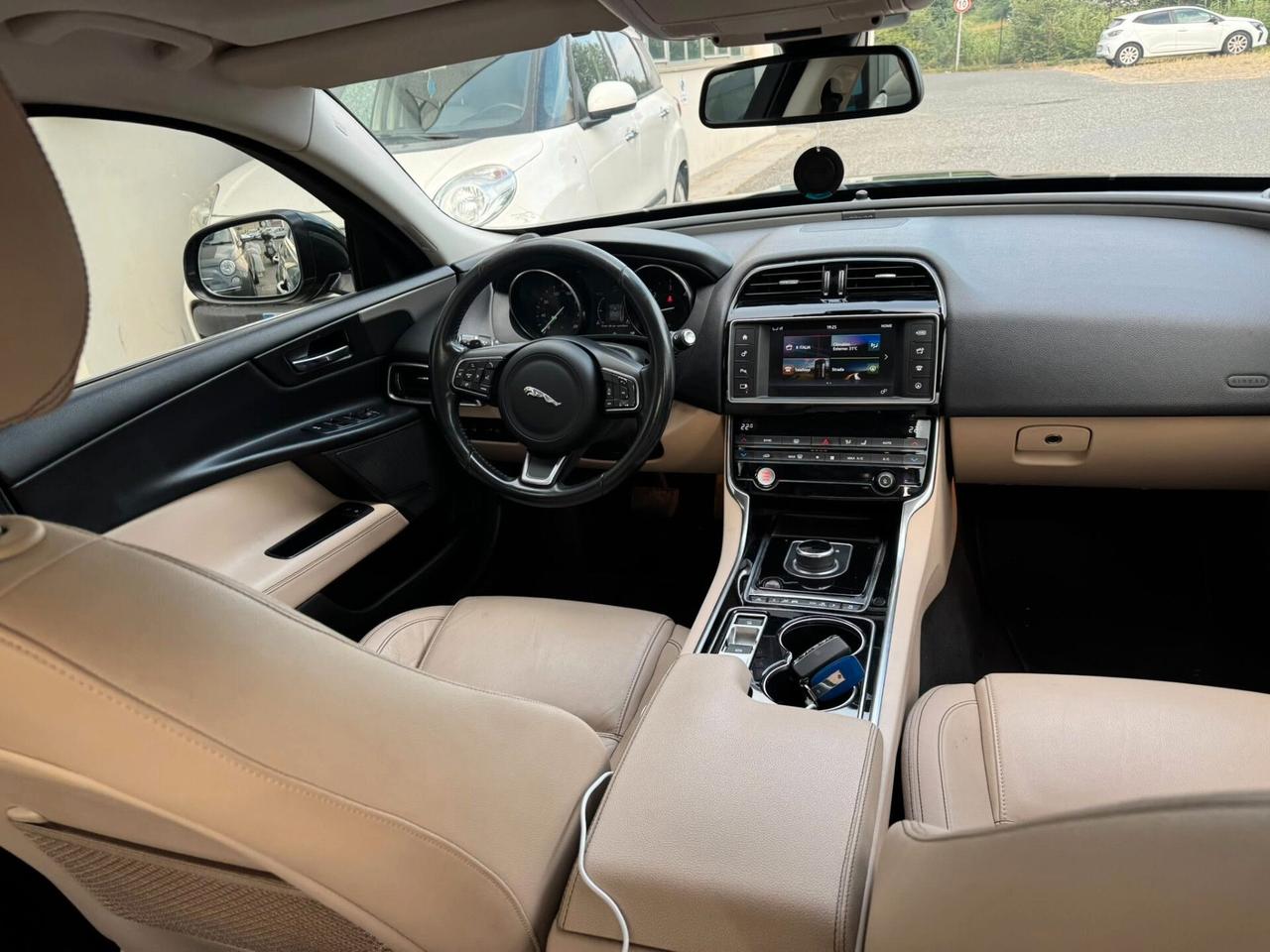 Jaguar XE 2.0 D 180 CV aut. Portfolio