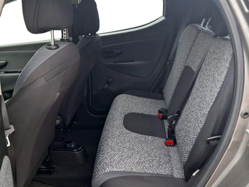 Lancia Ypsilon 1.0 FireFly 70 CV Hybrid Ecochic Silver S&S