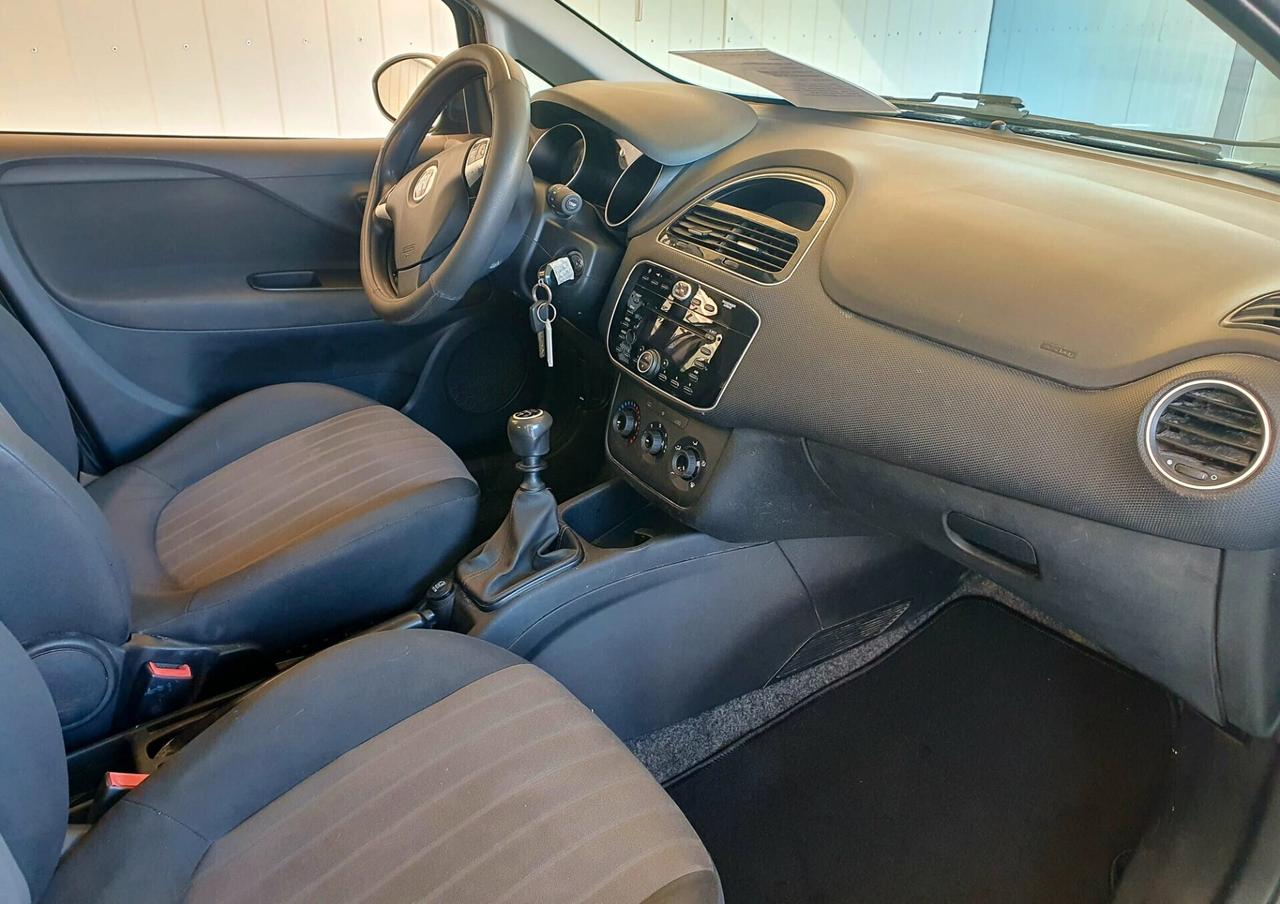 Fiat Punto 1.2 BENZ. - 2017 - KM. 145.000 NEOPATENTATI