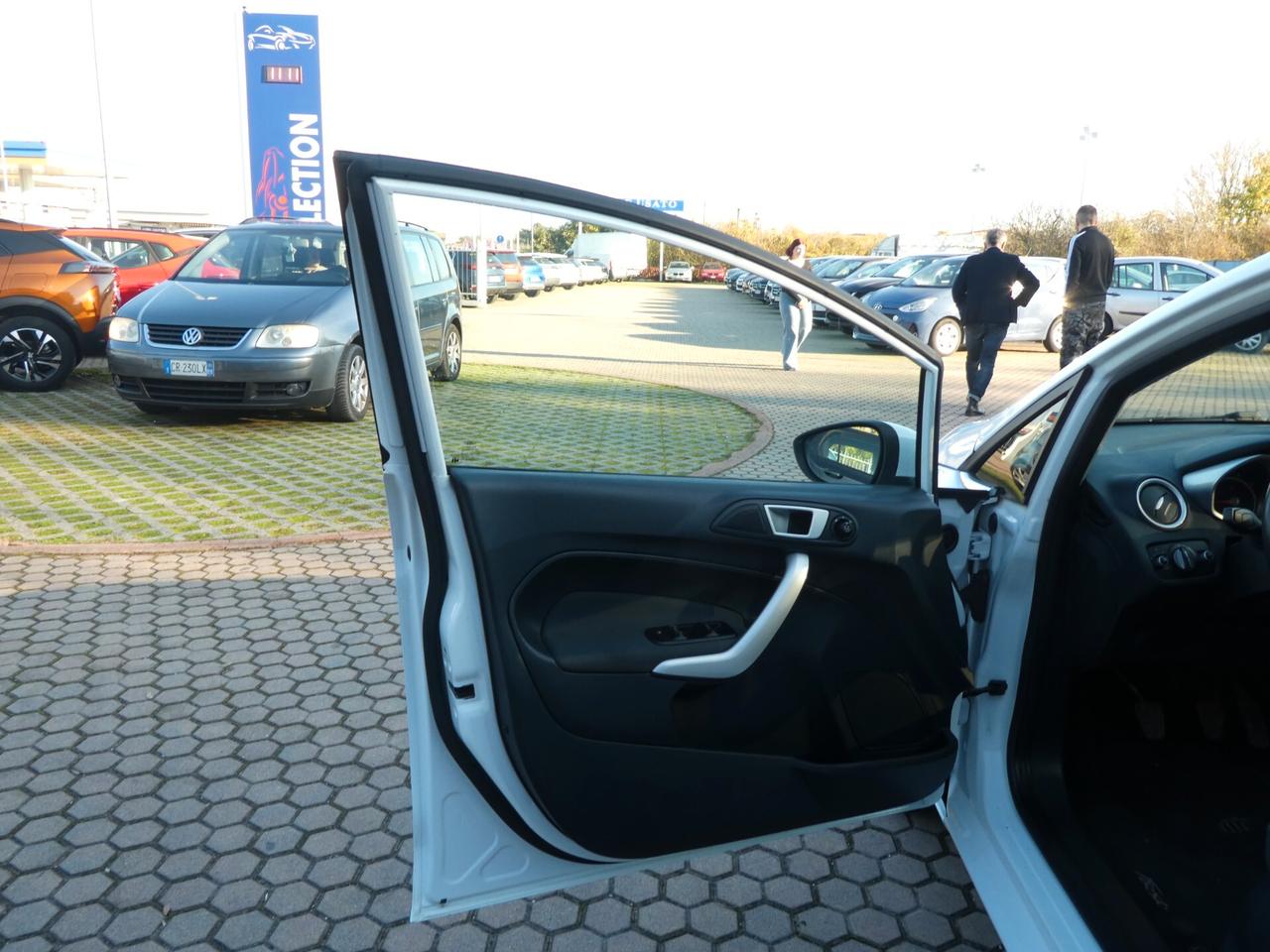 Ford Fiesta 1.4 5p. Bz.- GPL Titanium OK NEOPATENTATI