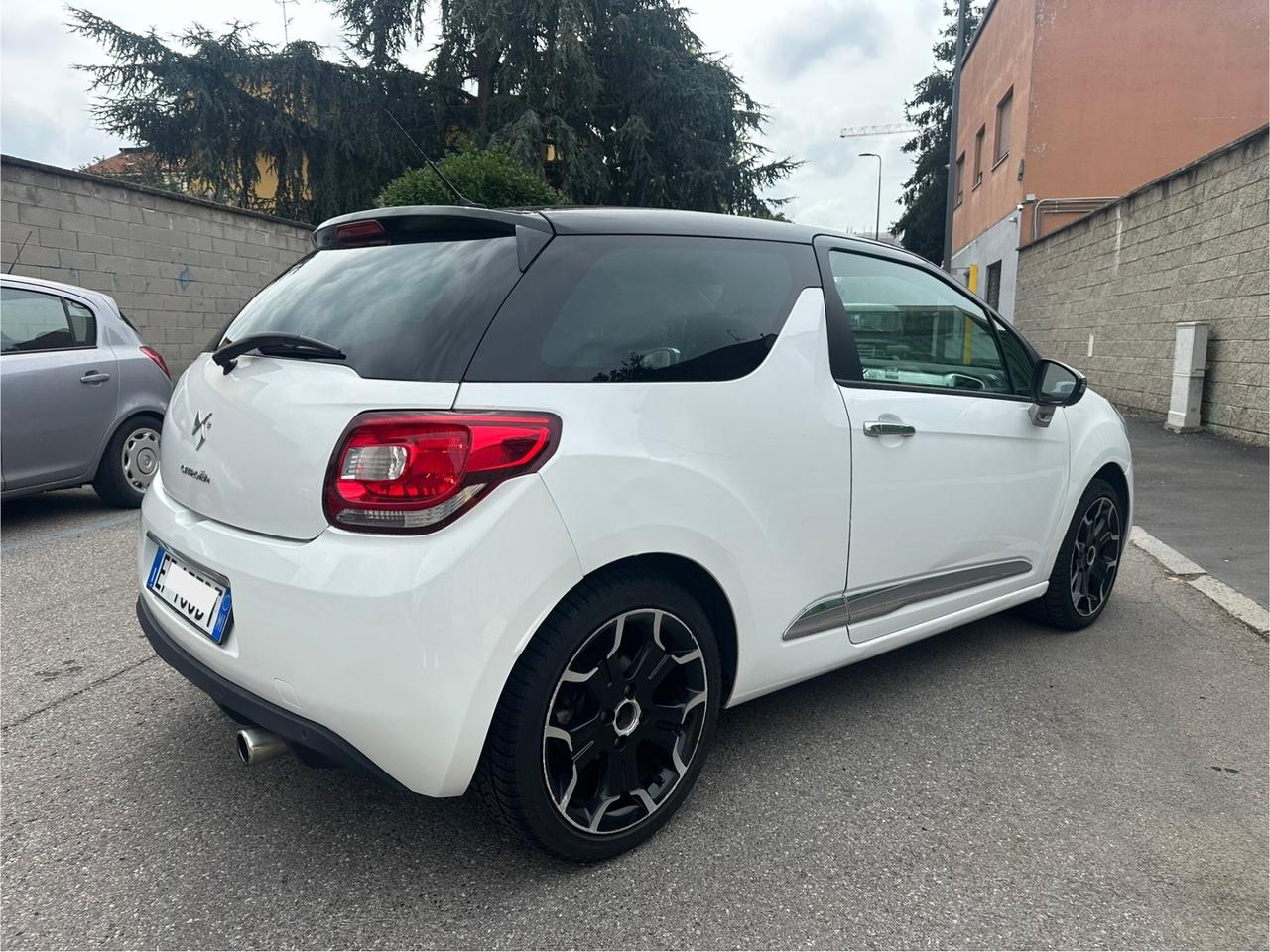 Ds DS3 3 1.6 VTi 120 aut. Just Black