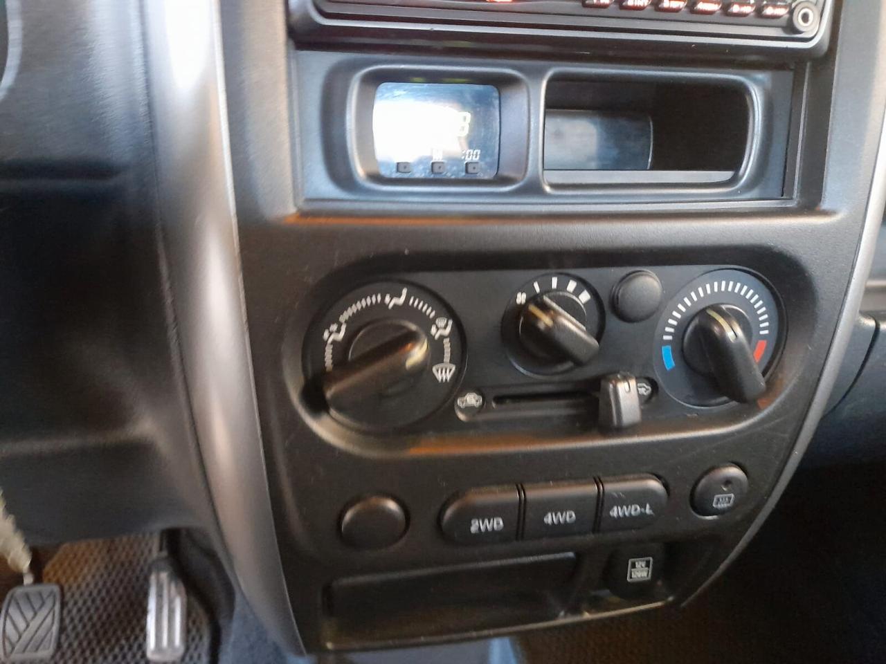 Suzuki Jimny 1.3i 16V cat 4WD