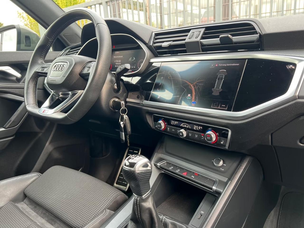 Audi Q3 35 TFSI S line edition