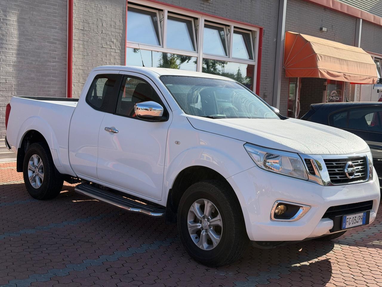 Nissan Navara 2.3 dCi 2WD King Cab Visia