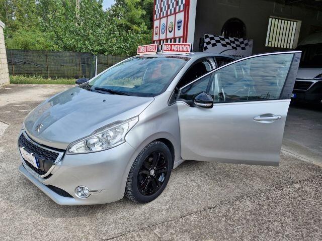 Peugeot 208 1.4 HDi 68 CV 5 porte X NEOPATENTATI