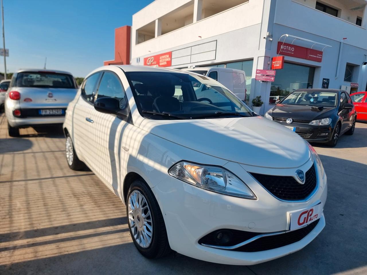 Lancia Ypsilon 1.2 69 CV 5 porte GPL Ecochic Gold GPL