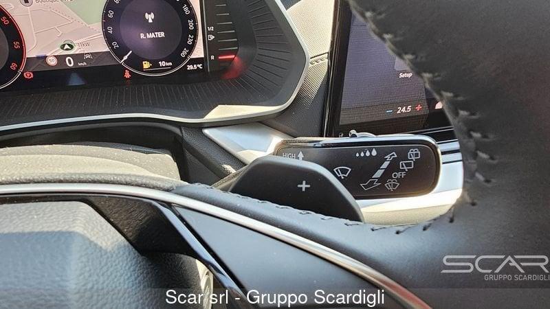 Skoda Octavia 2.0 TDI 150 CV DSG Wagon Executive con FARI MATRIX E CERCHI D 18