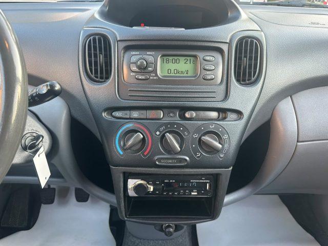 TOYOTA Yaris Verso 1.3i 16V cat Sol