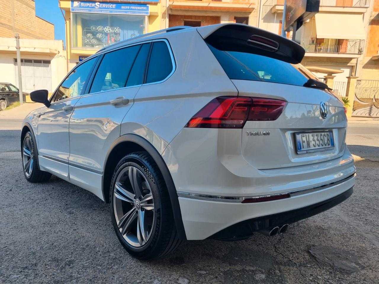 Volkswagen Tiguan 2.0 TDI SCR DSG Sport R Line