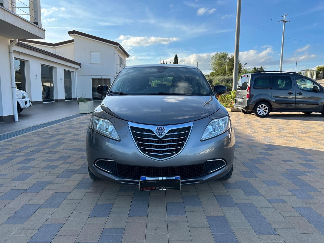Lancia Ypsilon 1.2 69 CV 5 porte S&S Platinum