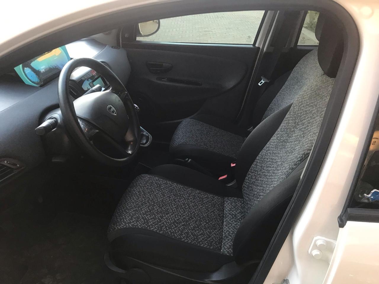 Lancia Ypsilon 1.2 69 CV 5 porte S&S Gold