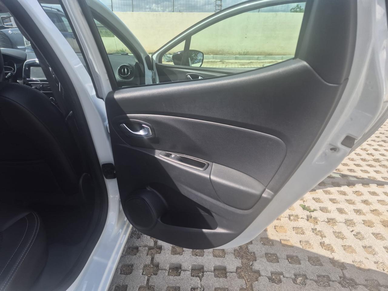 Renault Clio dCi 8V 90 CV 5 porte Moschino Zen