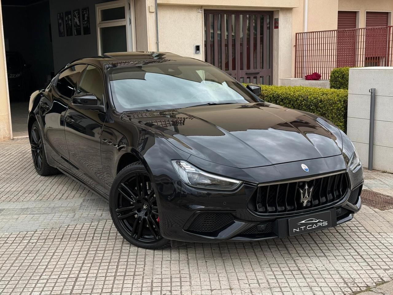 Maserati Ghibli V6 Diesel 275 CV Gransport Nerissimo