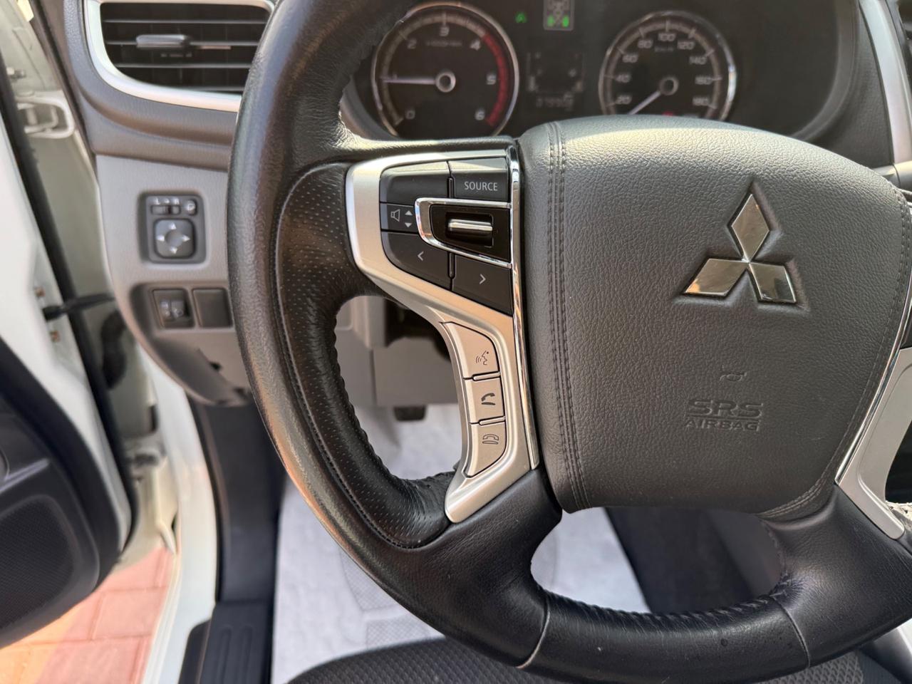 Mitsubishi L200 2.4 DI-D/181CV Club Cab Intense Hp Mivec SDA