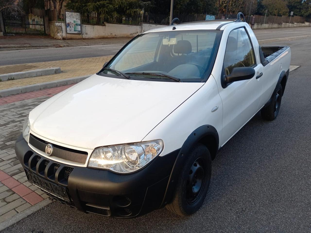 Fiat Strada PICK-UP