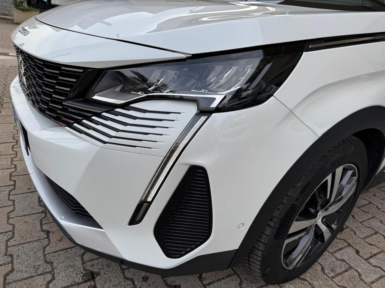 Peugeot 3008 BlueHDi 130 S&S EAT8 Allure